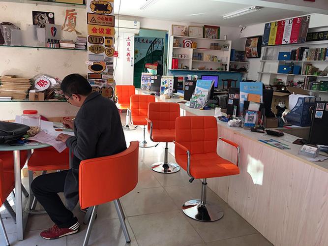 幾萬塊能否開啟圖文快印店？創(chuàng)業(yè)成本與平面設(shè)計(jì)業(yè)務(wù)解析